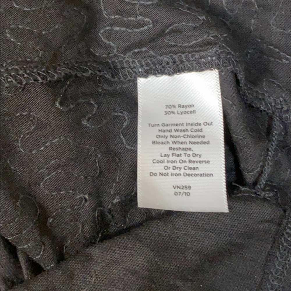 TALBOTS sleevesless Sequin Blouse - Picture 6 of 6